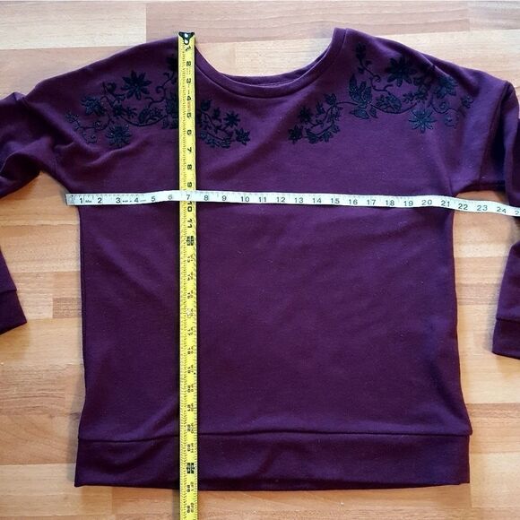 St. John's Bay Crew Neck Sweatshirt - Picture 5 of 8